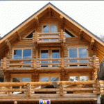 Casa de troncos de madera