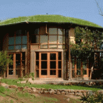 Fotos de casas ecológicas de madera y cirstal, cubierta vegetal,