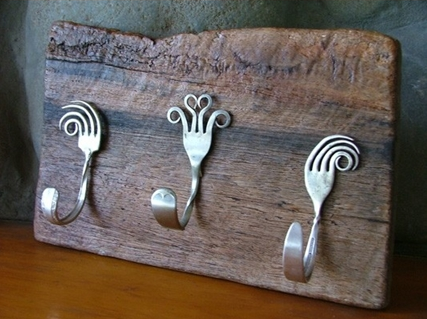 Reciclado de tenedores en objetos de diseño