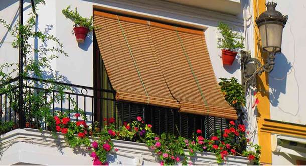 Persianas de madera para exterior, una alternativa sostenible para poner en las ventanas de casa